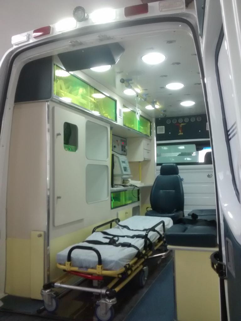Primeiros veiculos especiais ambulancia